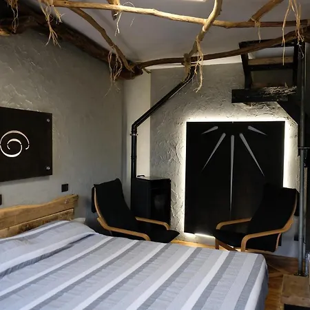 Le In Pietra La Torretta * Montemezzo