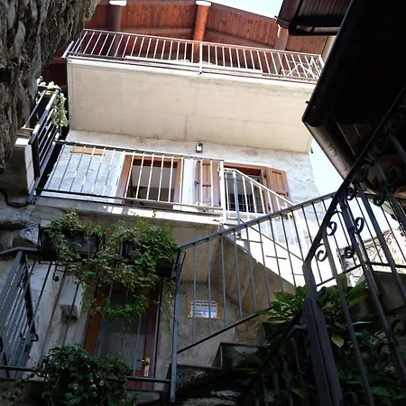 Le In Pietra La Torretta * Montemezzo