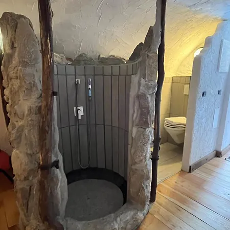 Le In Pietra La Torretta * Montemezzo