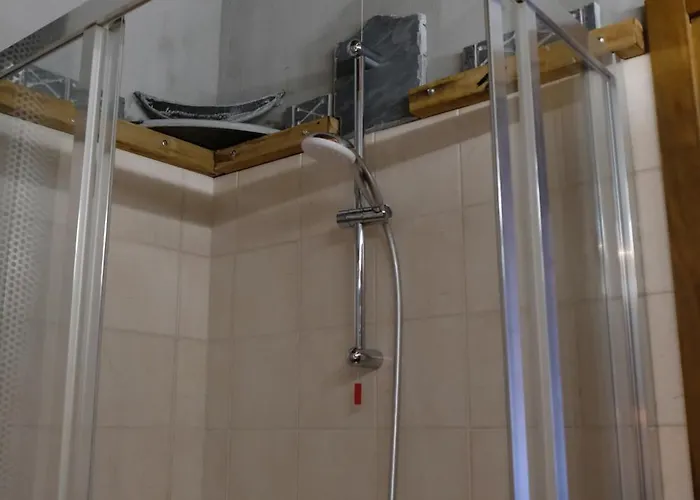 Le In Pietra La Torretta Montemezzo