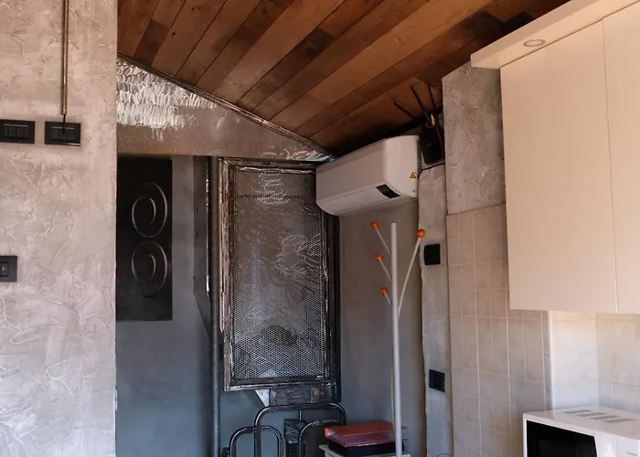 Ferienhaus Le In Pietra La Torretta Montemezzo