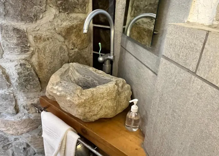 Le In Pietra La Torretta Ferienhaus Montemezzo