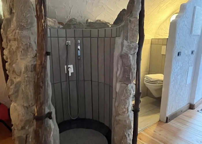 Le In Pietra La Torretta * Montemezzo