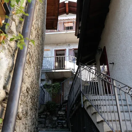 Le In Pietra La Torretta Montemezzo