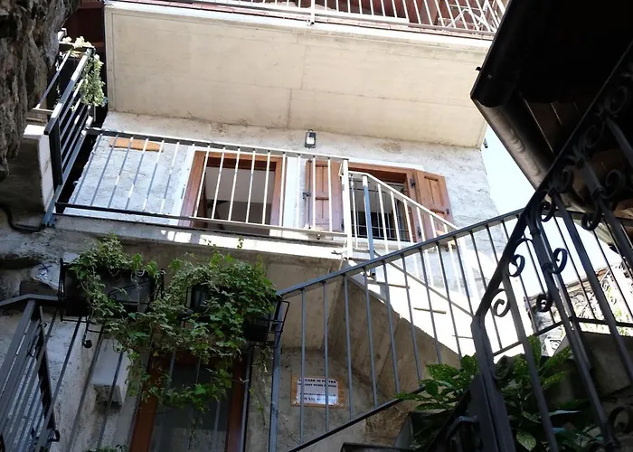 Le In Pietra La Torretta * Montemezzo